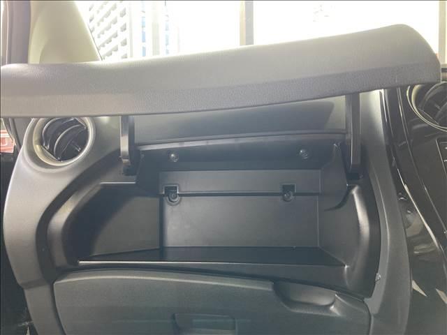 ノート ｅ－パワー　Ｘ　禁煙車　安全装置　純正ナビ　全周囲カメラ　Ｂｌｕｅｔｏｏｔｈ接続　衝突軽減ブレーキ　横滑り防止装置　障害物センサー　ＬＥＤライト（36枚目）