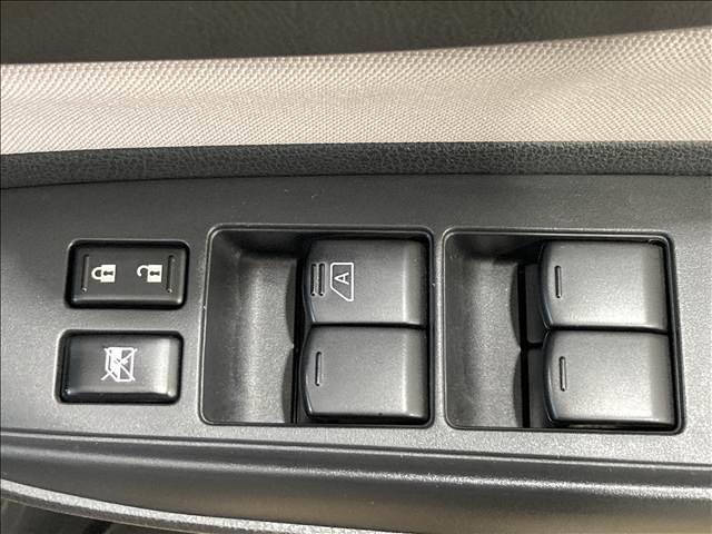 ノート ｅ－パワー　Ｘ　禁煙車　安全装置　社外ナビ　ＥＴＣ　横滑り防止装置　衝突軽減ブレーキ　障害物センサー　Ｂｌｕｅｔｏｏｔｈ接続　スマートキー（25枚目）