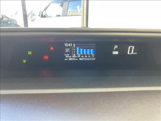 アクア Ｇ　禁煙車　安全装置　社外ナビ　Ｂカメラ　ＥＴＣ　衝突軽減ブレーキ　横滑り防止装置　クルーズコントロール　Ｂｌｕｅｔｏｏｔｈ接続　フルセグＴＶ　ＤＶＤ再生　スマートキー（4枚目）