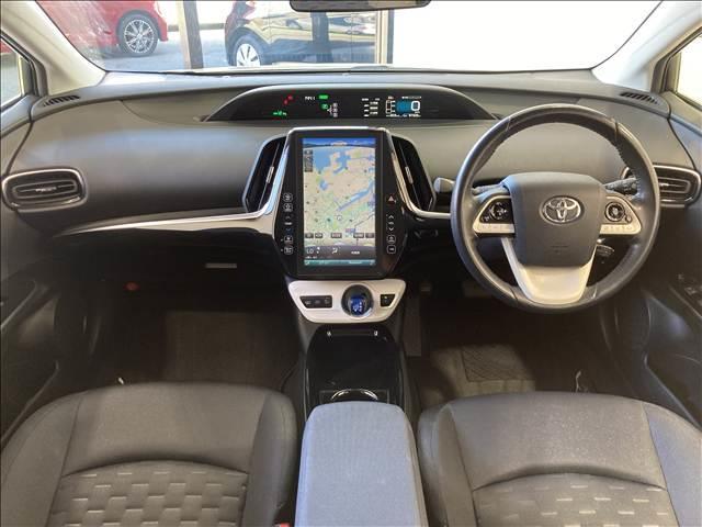 プリウスＰＨＶ Ａ　安全装置　純正ナビ　バックカメラ　シートヒーター　ＥＴＣ　衝突軽減ブレーキ　横滑り防止装置　障害物センサー　クルーズコントロール　レーンキープアシスト　パーキングアシスト　Ｂｌｕｅｔｏｏｔｈ接続（3枚目）