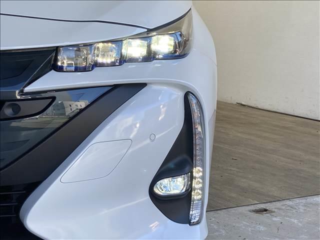 プリウスＰＨＶ Ａ　安全装置　純正ナビ　バックカメラ　シートヒーター　ＥＴＣ　衝突軽減ブレーキ　横滑り防止装置　障害物センサー　クルーズコントロール　レーンキープアシスト　パーキングアシスト　Ｂｌｕｅｔｏｏｔｈ接続（18枚目）