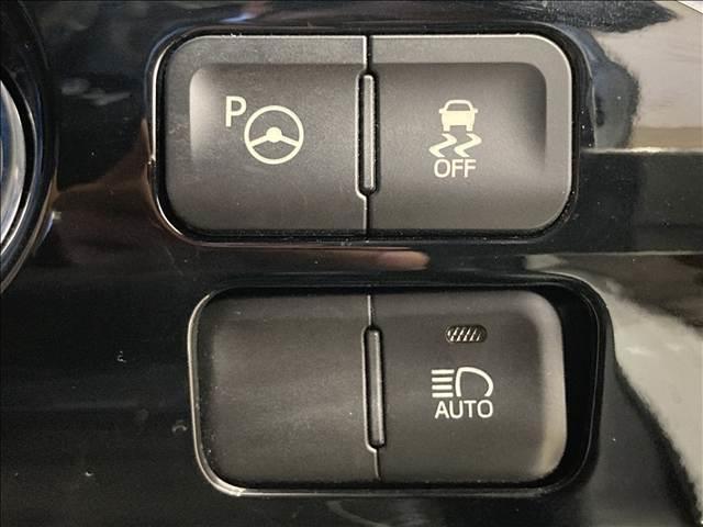 プリウスＰＨＶ Ａ　安全装置　純正ナビ　バックカメラ　シートヒーター　ＥＴＣ　衝突軽減ブレーキ　横滑り防止装置　障害物センサー　クルーズコントロール　レーンキープアシスト　パーキングアシスト　Ｂｌｕｅｔｏｏｔｈ接続（28枚目）