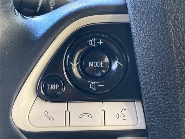 プリウスＰＨＶ Ａ　安全装置　純正ナビ　バックカメラ　シートヒーター　ＥＴＣ　衝突軽減ブレーキ　横滑り防止装置　障害物センサー　クルーズコントロール　レーンキープアシスト　パーキングアシスト　Ｂｌｕｅｔｏｏｔｈ接続（31枚目）