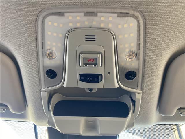 プリウスＰＨＶ Ａ　安全装置　純正ナビ　バックカメラ　シートヒーター　ＥＴＣ　衝突軽減ブレーキ　横滑り防止装置　障害物センサー　クルーズコントロール　レーンキープアシスト　パーキングアシスト　Ｂｌｕｅｔｏｏｔｈ接続（35枚目）