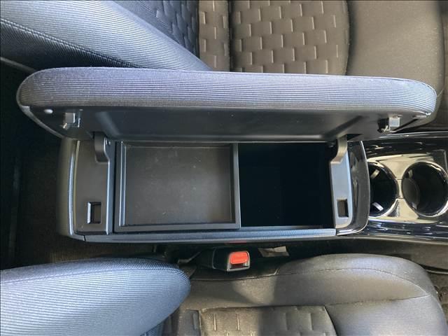 プリウスＰＨＶ Ａ　安全装置　純正ナビ　バックカメラ　シートヒーター　ＥＴＣ　衝突軽減ブレーキ　横滑り防止装置　障害物センサー　クルーズコントロール　レーンキープアシスト　パーキングアシスト　Ｂｌｕｅｔｏｏｔｈ接続（37枚目）