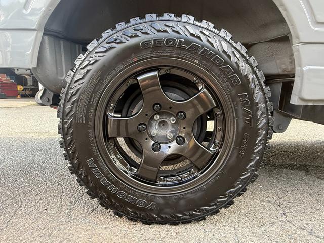 ジムニー 　社外バンパー　社外マフラー　社外ハンドル　全塗装　リフトアップ　　１６インチアルミホイール　ＭＴタイヤ　ＥＴＣ（22枚目）