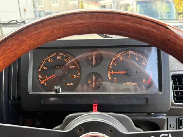 ジムニー ワイルドウインドリミテッド　オールペイント　社外バンパー　ディスプレイオーディオ　サイドステップ　ルーフキャリア　１６インチアルミホイール　タンクガード（14枚目）