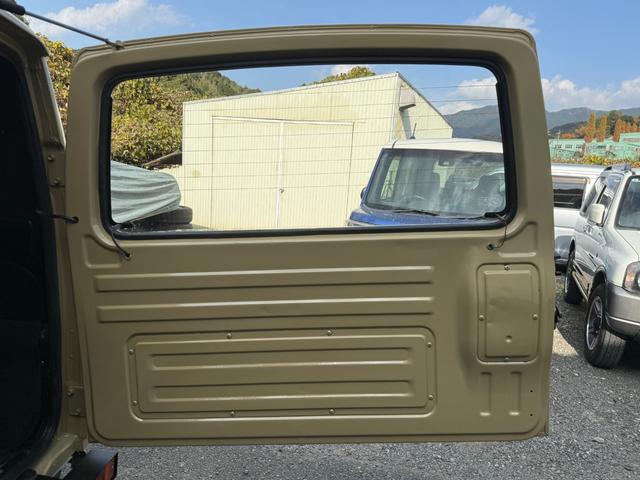 ジムニー ワイルドウインドリミテッド　オールペイント　社外バンパー　ディスプレイオーディオ　サイドステップ　ルーフキャリア　１６インチアルミホイール　タンクガード（20枚目）