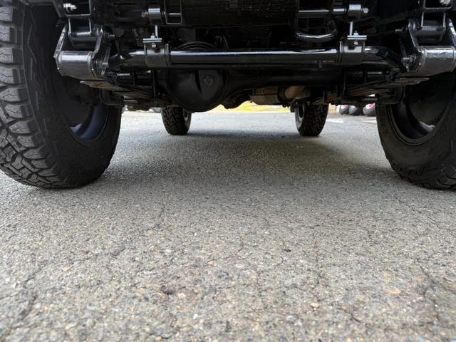 ジムニー ワイルドウインドリミテッド　オールペイント　社外バンパー　ディスプレイオーディオ　サイドステップ　ルーフキャリア　１６インチアルミホイール　タンクガード（22枚目）