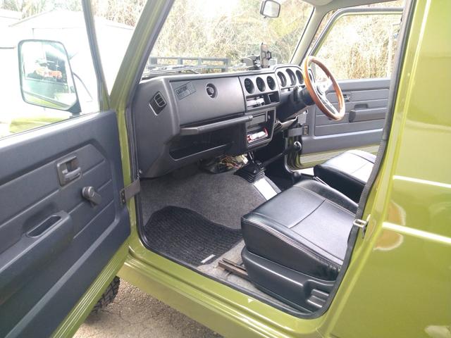 ジムニー ランドベンチャー　リフトアップ　全塗装済　社外バンパー　社外グリル　１６インチアルミホイール　ＭＴタイヤ　ＥＴＣ（12枚目）