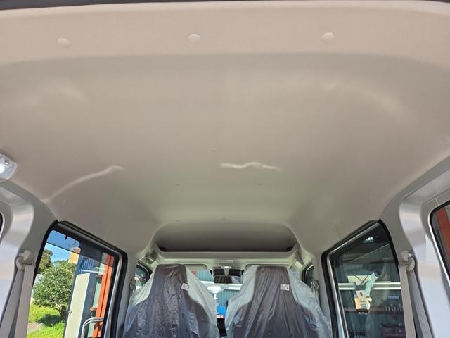 エブリイ PAリミテッド 登録済み未使用車 AT パワーウィンド キーレスエントリー ルーフコンソール USBチャージャー パーキングセンサー アイドリングストップ スズキセーフティサポート(12枚目)