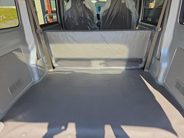 エブリイ PAリミテッド 登録済み未使用車 AT パワーウィンド キーレスエントリー ルーフコンソール USBチャージャー パーキングセンサー アイドリングストップ スズキセーフティサポート(15枚目)