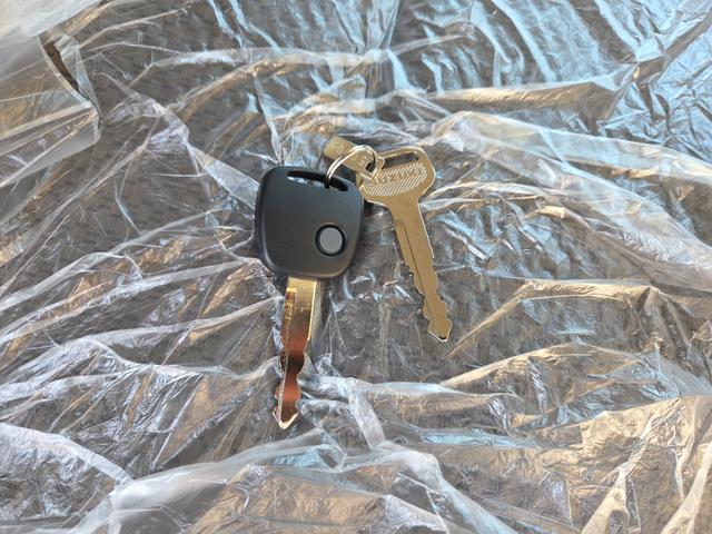 エブリイ PAリミテッド 登録済み未使用車 AT パワーウィンド キーレスエントリー ルーフコンソール USBチャージャー パーキングセンサー アイドリングストップ スズキセーフティサポート(26枚目)