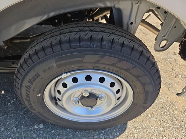 エブリイ PAリミテッド 登録済み未使用車 AT パワーウィンド キーレスエントリー ルーフコンソール USBチャージャー パーキングセンサー アイドリングストップ スズキセーフティサポート(32枚目)