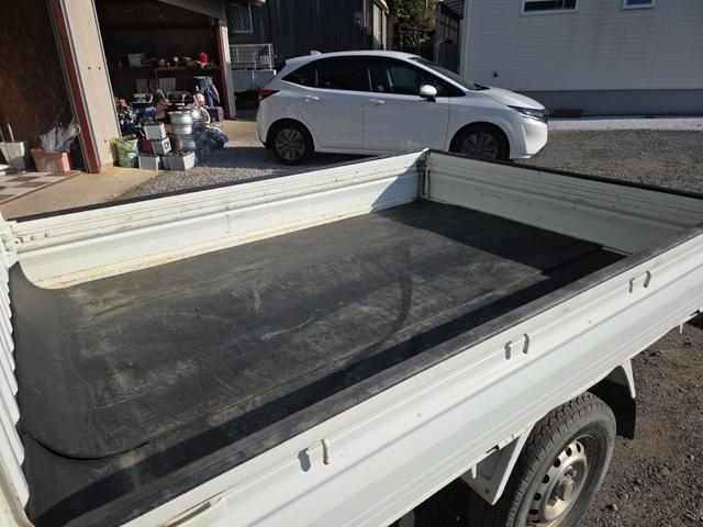 ミニキャブトラック ＶＸ－ＳＥ　５ＭＴ　４ＷＤ　ＨｉＬＯ切り替え　Ａ／Ｃ　パワステ（13枚目）