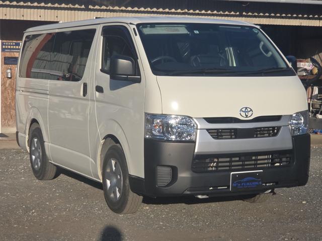 ハイエースバン ＤＸ　３（６）人乗り　ディーゼル　ＬＥＤヘッドライトユニット　純正フルセグナビ　Ｂｌｕｅｔｏｏｔｈオーディオ　バックカメラ　ＥＴＣ　ＴｏｙｏｔａＳａｆｅｔｙＳｅｎｃｅ　オートライト　オートハイビーム（3枚目）