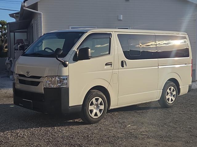 ハイエースバン ＤＸ　３（６）人乗り　ディーゼル　ＬＥＤヘッドライトユニット　純正フルセグナビ　Ｂｌｕｅｔｏｏｔｈオーディオ　バックカメラ　ＥＴＣ　ＴｏｙｏｔａＳａｆｅｔｙＳｅｎｃｅ　オートライト　オートハイビーム（9枚目）