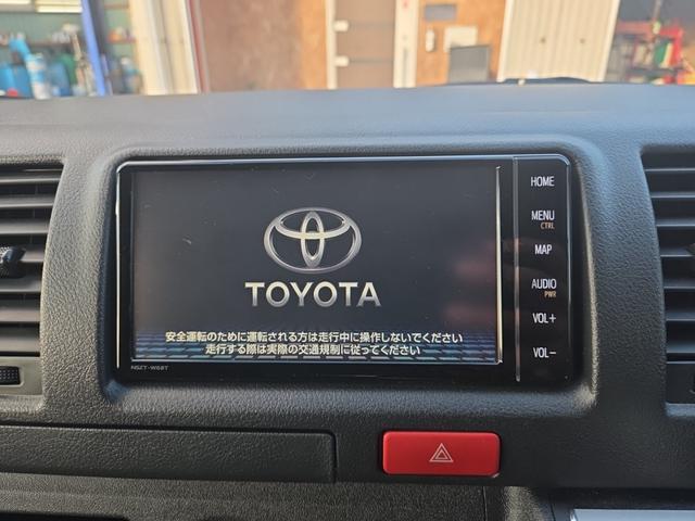 ハイエースバン ＤＸ　３（６）人乗り　ディーゼル　ＬＥＤヘッドライトユニット　純正フルセグナビ　Ｂｌｕｅｔｏｏｔｈオーディオ　バックカメラ　ＥＴＣ　ＴｏｙｏｔａＳａｆｅｔｙＳｅｎｃｅ　オートライト　オートハイビーム（10枚目）