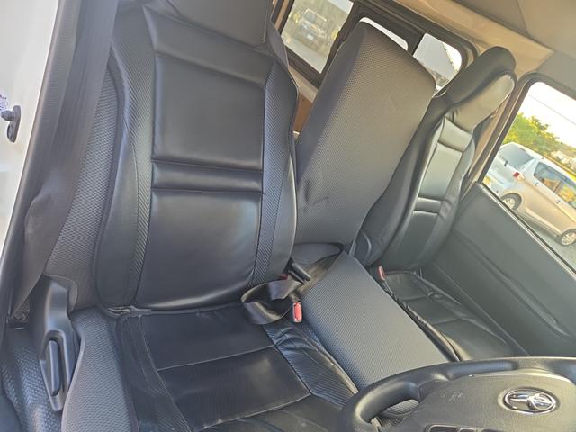 ハイエースバン ＤＸ　３（６）人乗り　ディーゼル　ＬＥＤヘッドライトユニット　純正フルセグナビ　Ｂｌｕｅｔｏｏｔｈオーディオ　バックカメラ　ＥＴＣ　ＴｏｙｏｔａＳａｆｅｔｙＳｅｎｃｅ　オートライト　オートハイビーム（14枚目）