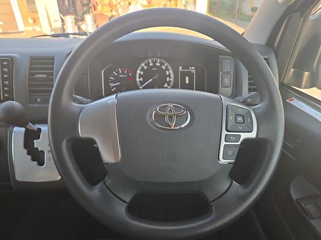 ハイエースバン ＤＸ　３（６）人乗り　ディーゼル　ＬＥＤヘッドライトユニット　純正フルセグナビ　Ｂｌｕｅｔｏｏｔｈオーディオ　バックカメラ　ＥＴＣ　ＴｏｙｏｔａＳａｆｅｔｙＳｅｎｃｅ　オートライト　オートハイビーム（27枚目）