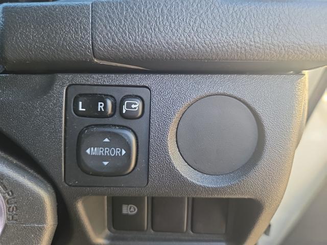 ハイエースバン ＤＸ　３（６）人乗り　ディーゼル　ＬＥＤヘッドライトユニット　純正フルセグナビ　Ｂｌｕｅｔｏｏｔｈオーディオ　バックカメラ　ＥＴＣ　ＴｏｙｏｔａＳａｆｅｔｙＳｅｎｃｅ　オートライト　オートハイビーム（30枚目）