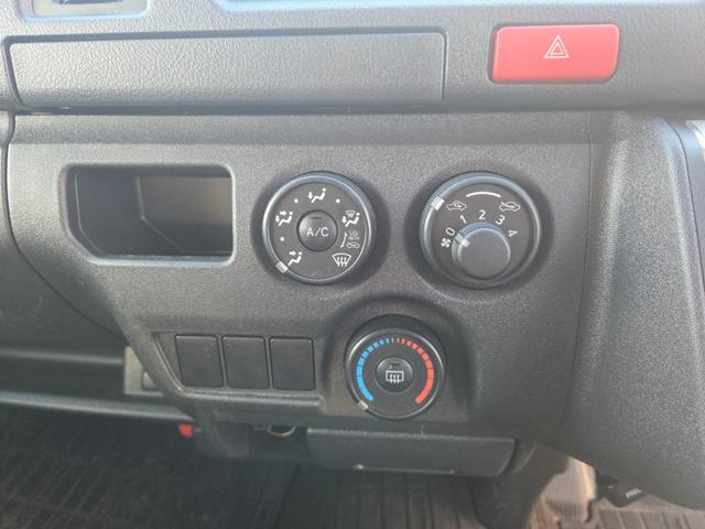 ハイエースバン ＤＸ　３（６）人乗り　ディーゼル　ＬＥＤヘッドライトユニット　純正フルセグナビ　Ｂｌｕｅｔｏｏｔｈオーディオ　バックカメラ　ＥＴＣ　ＴｏｙｏｔａＳａｆｅｔｙＳｅｎｃｅ　オートライト　オートハイビーム（34枚目）