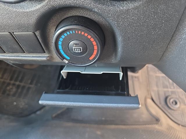 ハイエースバン ＤＸ　３（６）人乗り　ディーゼル　ＬＥＤヘッドライトユニット　純正フルセグナビ　Ｂｌｕｅｔｏｏｔｈオーディオ　バックカメラ　ＥＴＣ　ＴｏｙｏｔａＳａｆｅｔｙＳｅｎｃｅ　オートライト　オートハイビーム（36枚目）