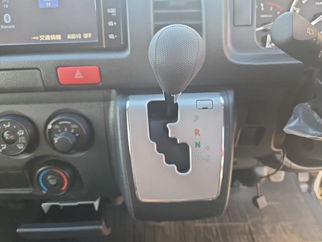 ハイエースバン ＤＸ　３（６）人乗り　ディーゼル　ＬＥＤヘッドライトユニット　純正フルセグナビ　Ｂｌｕｅｔｏｏｔｈオーディオ　バックカメラ　ＥＴＣ　ＴｏｙｏｔａＳａｆｅｔｙＳｅｎｃｅ　オートライト　オートハイビーム（37枚目）