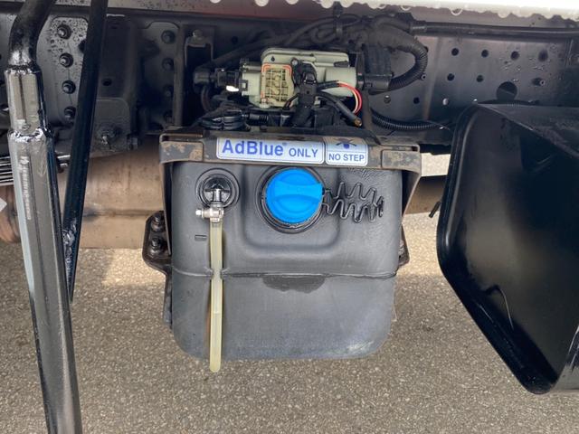 家畜運搬車 ウインチ付 新品幌 三方開 荷台内寸 長438 幅186 最大積載量3000kg NOx・PM適合車 バックカメラ ABS 運転席エアバック(17枚目)