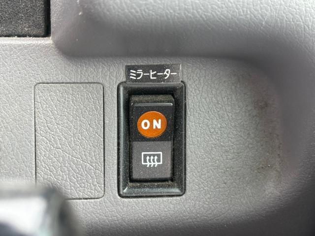 リエッセ 　マイクロバス　ディーゼル車　５速マニュアル車（5枚目）