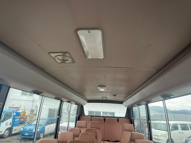 リエッセ 　マイクロバス　ディーゼル車　５速マニュアル車（12枚目）