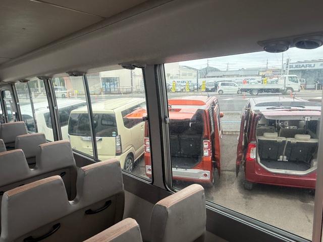 リエッセ 　マイクロバス　ディーゼル車　５速マニュアル車（16枚目）