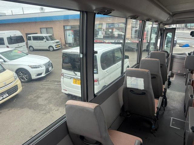 リエッセ 　マイクロバス　ディーゼル車　５速マニュアル車（17枚目）