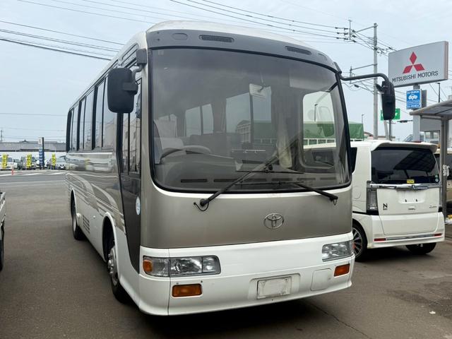 コースターＲ Ｓツーリングターボ　２６人乗り　ディーゼル車　リクライニングシート　スイングドア　５速マニュアル車（3枚目）