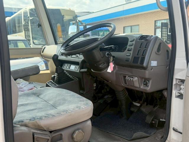 ローザ 　キッチンカー　事務室車　キャンピングカー　マニュアル車　折戸　ドライブレコーダー　観音開きサイドドアオープン　走行距離６７３００ｋｍ（13枚目）