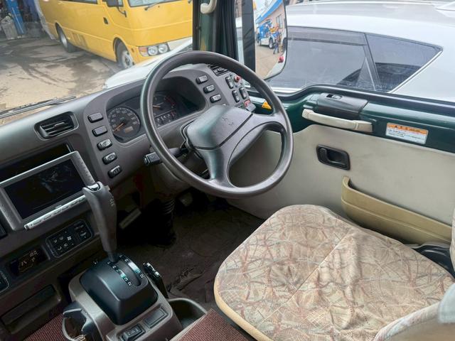 ローザ 　２９人乗り　ディーゼル車　オートスイングドア　オートステップ　オートマ車　ヘッドライトレベライザー　エアコン　パワーウィンドウ　リクライニングシート（27枚目）