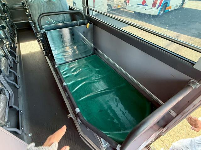 エアロミディ 　マニュアル車　ドライブレコーダー　バックモニター　２７人乗り　片側トランク　ディーゼル車　オートスイングドア（18枚目）