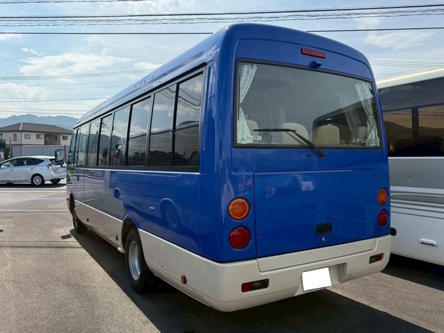 ローザ 　マイクロバス　左側オートスイングドア　オートマ車　２８人乗り　ディーゼル車　冷蔵庫付き　リクライニングシート　ナビ（4枚目）