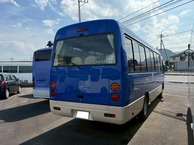 ローザ 　マイクロバス　左側オートスイングドア　オートマ車　２８人乗り　ディーゼル車　冷蔵庫付き　リクライニングシート　ナビ（6枚目）