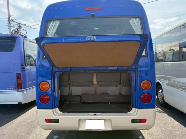 ローザ 　マイクロバス　左側オートスイングドア　オートマ車　２８人乗り　ディーゼル車　冷蔵庫付き　リクライニングシート　ナビ（7枚目）
