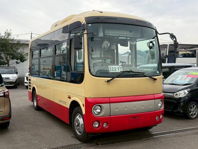 ポンチョ ベース車 19年式・11人乗りバス・ベース車・スイングドア・5速マニュアル車(3枚目)