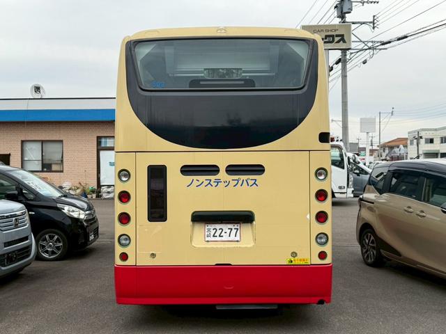 ポンチョ ベース車 19年式・11人乗りバス・ベース車・スイングドア・5速マニュアル車(5枚目)