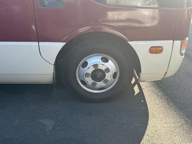 ローザ 　２９人乗りマイクロバス　オートマ車・スイングドア・リクライニングシート・ＥＴＣ・バックモニター・冷蔵庫・ナビ・ＴＶ（11枚目）