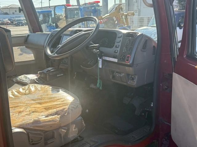 ローザ 　２９人乗りマイクロバス　オートマ車・スイングドア・リクライニングシート・ＥＴＣ・バックモニター・冷蔵庫・ナビ・ＴＶ（12枚目）