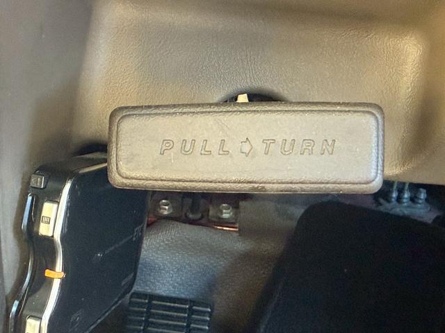 ローザ 　２９人乗りマイクロバス　オートマ車・スイングドア・リクライニングシート・ＥＴＣ・バックモニター・冷蔵庫・ナビ・ＴＶ（27枚目）