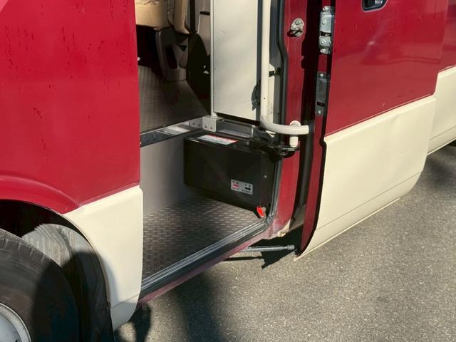 ローザ 　２９人乗りマイクロバス　オートマ車・スイングドア・リクライニングシート・ＥＴＣ・バックモニター・冷蔵庫・ナビ・ＴＶ（33枚目）