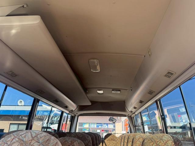ローザ 　２９人乗りマイクロバス　オートマ車・スイングドア・リクライニングシート・ＥＴＣ・バックモニター・冷蔵庫・ナビ・ＴＶ（38枚目）
