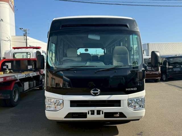 リエッセII ＧＸ　２８人乗り・自動スイングドア・オートマ・冷蔵庫・オートエアコン・ＥＴＣ・バックモニター・バックカメラ・ナビゲーション（2枚目）