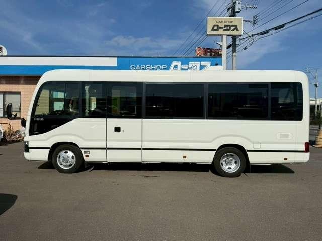 リエッセII ＧＸ　２８人乗り・自動スイングドア・オートマ・冷蔵庫・オートエアコン・ＥＴＣ・バックモニター・バックカメラ・ナビゲーション（11枚目）