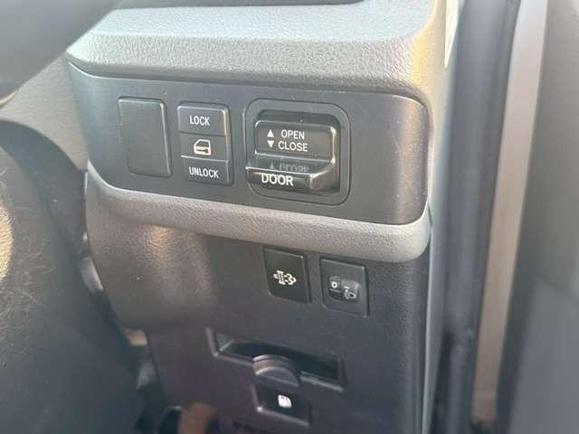 リエッセII ＧＸ　２８人乗り・自動スイングドア・オートマ・冷蔵庫・オートエアコン・ＥＴＣ・バックモニター・バックカメラ・ナビゲーション（12枚目）